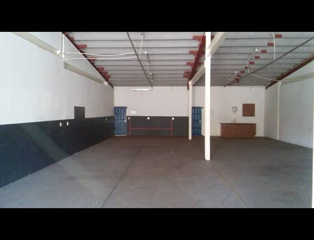 470M² WAREHOUSE TO LET IN KRUGERSDORP CENTRAL